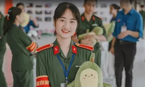 Nữ sinh Học viện Kỹ thuật quân sự mê tìm hiểu mã độc Nữ sinh Học viện Kỹ thuật quân sự mê tìm hiểu mã độc