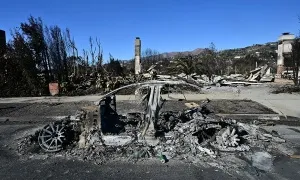 Cảnh hoang tàn vì cháy rừng ở Los Angeles Cảnh hoang tàn vì cháy rừng ở Los Angeles
