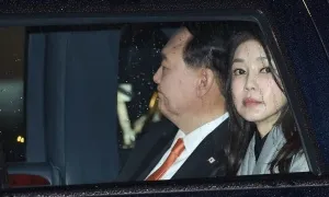 Đệ nhất phu nhân Hàn Quốc 'suy sụp' sau khi chồng bị bắt Đệ nhất phu nhân Hàn Quốc 'suy sụp' sau khi chồng bị bắt