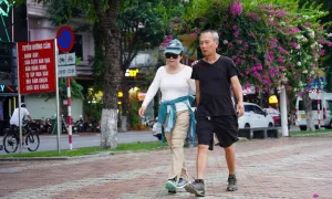 5 lợi ích sức khỏe khi đi bộ sau ăn tối
